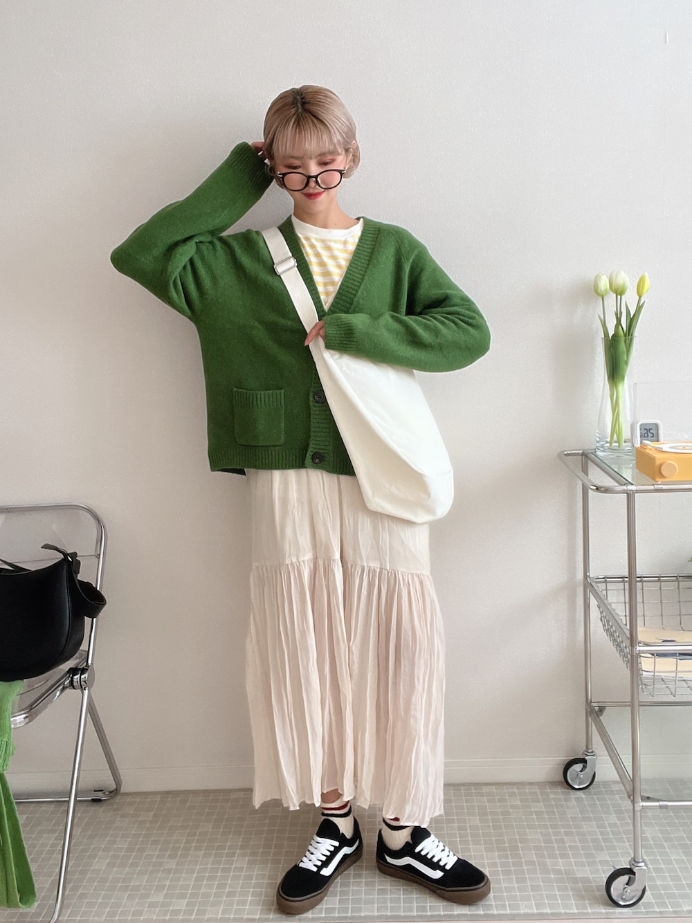 「秋服まるっと大公開、秋服準備はじめました、秋、ゆったりコーデ、ゆるコーデ、大人ファッション、キレイめ、秋のマイ旬スタイル、秋色、グリーン、UNIQLO、VANS、ワンピース、カーディガン、カジュアル」｜「UNIQLOのアイテム（カーディガン/ボレロ、グリーン系）」を使った、soriso0712さん（レディース・164cm）の秋コーディネートの1枚目の写真