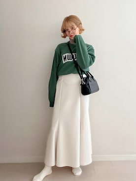 「白スカート」｜「アイテム（スウェット）」を使った、soriso0712さん（レディース・163cm）の冬コーディネート