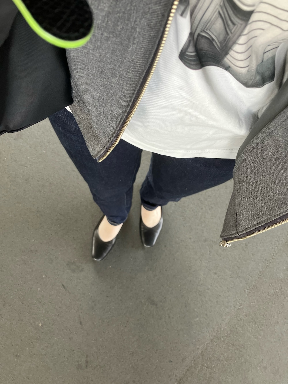 「気温25度から29度、半袖Ｔシャツ、デニム、PLST、GU」｜「MARGARET HOWELL ideaのフラットシューズ（パンプス、ブラック系）」を使った、shell1994lさん（骨格ストレート・レディース・160cm）の春コーディネートの1枚目の写真