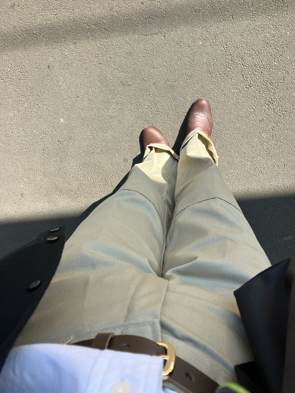 「DickiesのDickies/ディッキーズ LOOSE FIT ダブルニー センタープレス ワークパンツ スケーターパンツ 85283 レングス32（チノパンツ、グリーン系）」を使った、shell1994lさん（骨格ストレート・レディース・160cm）の春コーディネートの1枚目の写真