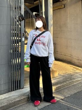 「レッド」｜「アイテム（スラックス）」を使った、Hinaさん（レディース・158cm）の秋コーディネート