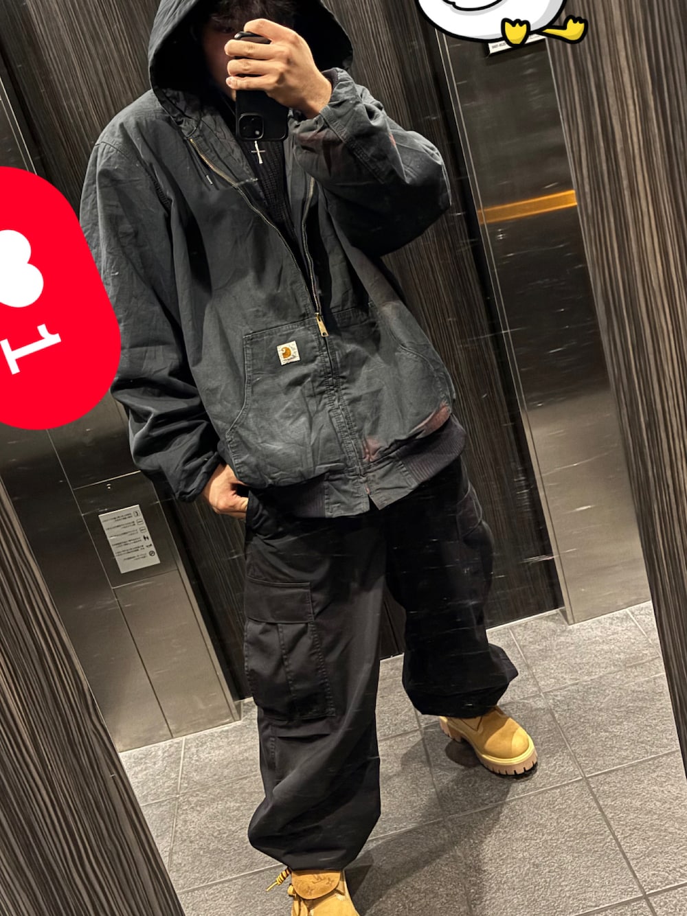 「8mile、エミネム、カーハート、古着コーデ」｜「Carharttのアイテム（その他アウター、ブラック系）」を使った、Kokoro さん（メンズ・178cm）の春コーディネートの1枚目の写真