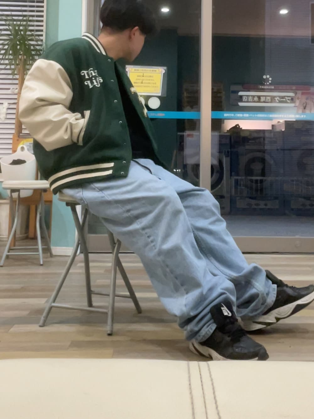 「春、冬コーデ、ファッションを楽しもう、デニム、スニーカー、低身長」｜「Levi'sのアイテム（デニムパンツ、ブルー系）」を使った、gengorou0904さん（骨格ストレート・メンズ・159cm）の春コーディネートの1枚目の写真