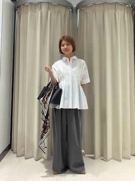 「KBF（ケイビーエフ）のウエストタックドルマンブラウス（シャツ/ブラウス、ホワイト系）」を使った、ナガタエリさん（レディース・158cm）の春コーディネート