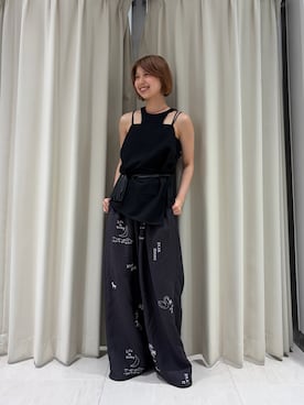 「KBF（ケイビーエフ）のドレープキャミソールSETパンツ（セットアップ、ブラック系）」を使った、ナガタエリさん（レディース・158cm）の春コーディネート