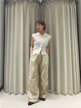 「KBF（ケイビーエフ）のスリーブレスニットシャツ（ニット/セーター、ホワイト系）」を使った、ナガタエリさん（レディース・158cm）の春コーディネート