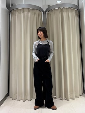 「KBF（ケイビーエフ）のマイクロベロアホルターキャミソール（キャミソール、ブラック系）」を使った、ナガタエリさん（レディース・158cm）の秋コーディネート