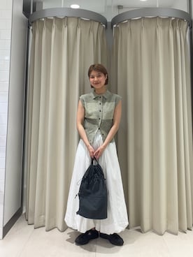 「KBF（ケイビーエフ）のギャザーバルーンスカート（スカート、ホワイト系）」を使った、ナガタエリさん（レディース・158cm）の春コーディネート