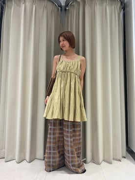 「KBF（ケイビーエフ）のクリンクルミニワンピース（ワンピース、ベージュ系）」を使った、ナガタエリさん（レディース・158cm）の春コーディネート