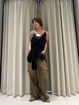 「KBF（ケイビーエフ）の『一部WEB限定カラー』ヴィンテージライクレースキャミソール（キャミソール、ブラック系）」を使った、ナガタエリさん（レディース・158cm）の春コーディネート