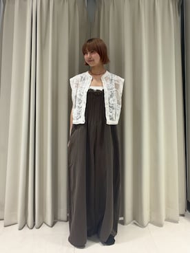 「KBF（ケイビーエフ）のレースオンピンタックサロペット（その他パンツ、ブラウン系）」を使った、ナガタエリさん（レディース・158cm）の夏コーディネート