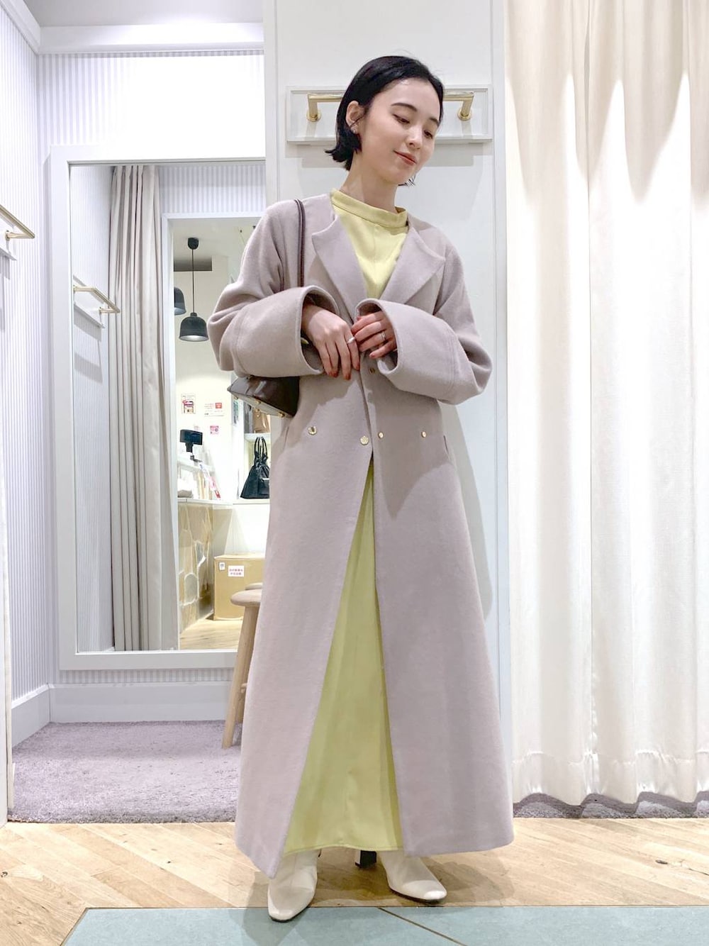 「低身長、着痩せ・細見え、Andemiu、オケージョン、フェミニン、ワンピース、結婚式2次会、ママコーデ、コート」｜「Andemiuのワンハンドルバッグ 103780（ショルダーバッグ、ブラウン系）」を使った、YUさん（レディース・153cm）の冬コーディネートの1枚目の写真