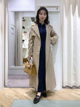 「Andemiu（アンデミュウ）のバックデザイントレンチコート636657（トレンチコート、ベージュ系）」を使った、YUさん（レディース）の冬コーディネート