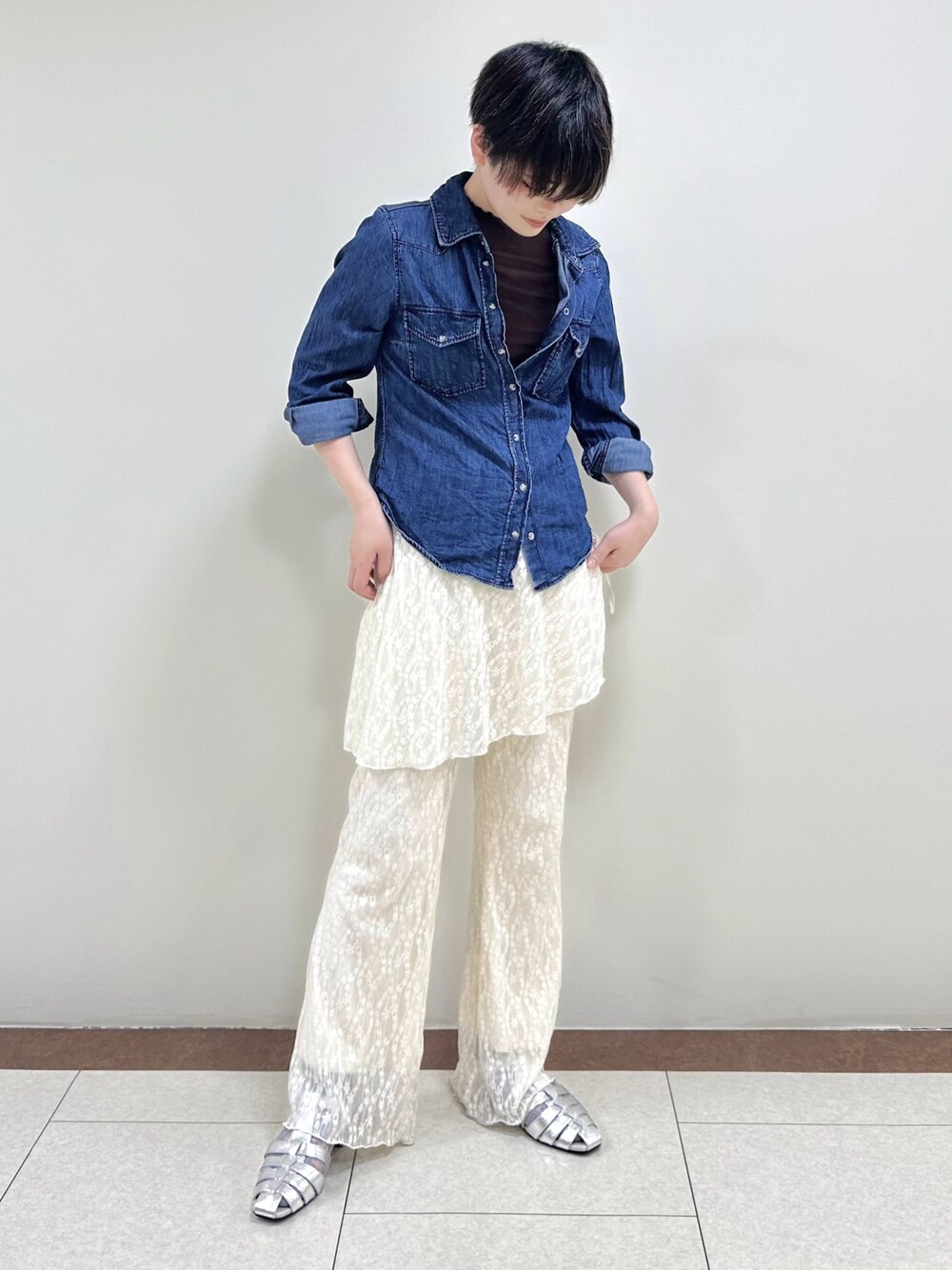 JEANASISのパンツを使った「レースパンツ」の人気ファッション