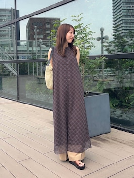 「SENSE OF PLACE by URBAN RESEARCH(センスオブプレイスバイアーバンリサーチ)のチェックシアーナローワンピース(ワンピース、ブラウン系)」を使った、ainoさん(レディース・156cm)の夏コーディネート