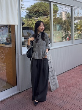 「SENSE OF PLACE by URBAN RESEARCH(センスオブプレイスバイアーバンリサーチ)のシャーリングギャザーシャツ(シャツ/ブラウス、グレー系)」を使った、ainoさん(レディース・156cm)の秋コーディネート