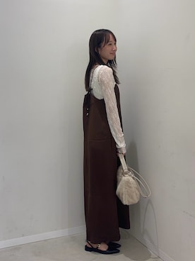 「SENSE OF PLACE by URBAN RESEARCH(センスオブプレイスバイアーバンリサーチ)のバックシャンサテンキャミワンピース(ワンピース、ブラウン系)」を使った、ainoさん(レディース・156cm)の秋コーディネート