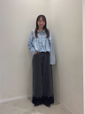 「SENSE OF PLACE by URBAN RESEARCH(センスオブプレイスバイアーバンリサーチ)のギャザーバルーンシャツ(シャツ/ブラウス、ブルー系)」を使った、ainoさん(レディース・156cm)の秋コーディネート