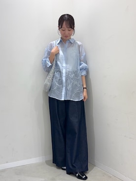 「SENSE OF PLACE by URBAN RESEARCH(センスオブプレイスバイアーバンリサーチ)のシシュウシアーシャツ(シャツ/ブラウス、ブルー系)」を使った、ainoさん(レディース・156cm)の春コーディネート