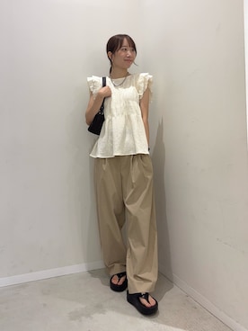 「SENSE OF PLACE by URBAN RESEARCH(センスオブプレイスバイアーバンリサーチ)のシャーリングフリルカットトップ(タンクトップ、ホワイト系)」を使った、ainoさん(レディース・156cm)の夏コーディネート
