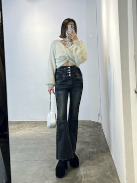 「EMODA（エモダ）のアイテム（デニムパンツ）」を使った、李　相美さん（レディース・162cm）の秋コーディネート