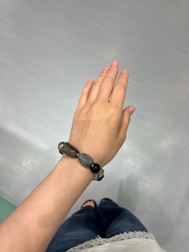 「SMELLY（スメリー）のストーンライクモチーフヘアポニー（ヘアゴム、ブラック系）」を使った、　　Rinaさん（レディース・158cm）の夏コーディネート