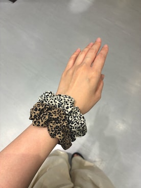 「SMELLY（スメリー）のレオパード2セットシュシュ（ヘアゴム、ブラウン系）」を使った、　　Rinaさん（レディース・158cm）の夏コーディネート
