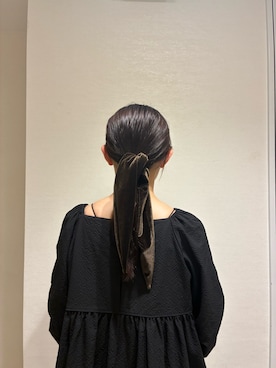 「SMELLY（スメリー）のベロアロングテールシュシュ（ヘアゴム、ブラウン系）」を使った、　　Rinaさん（レディース・158cm）の秋コーディネート