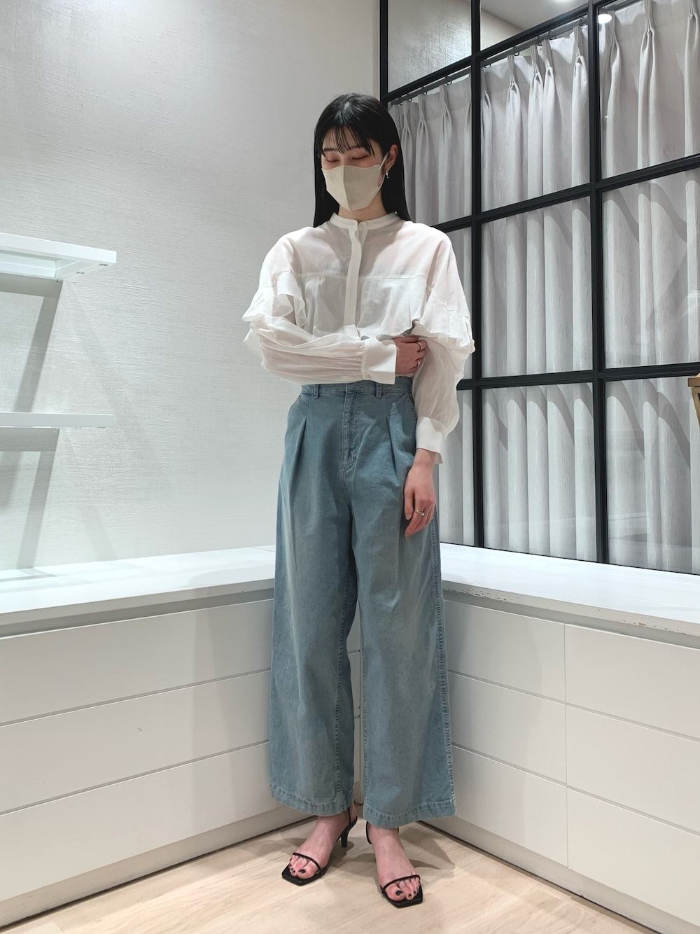 Omekashi（オメカシ）の「【ai.no.de】 kamogataタックデニムパンツ（デニムパンツ）」 - WEAR