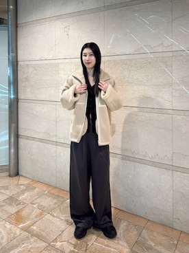 「ベロア」｜「アイテム（ローファー）」を使った、moeさん（レディース・169cm）の秋コーディネート