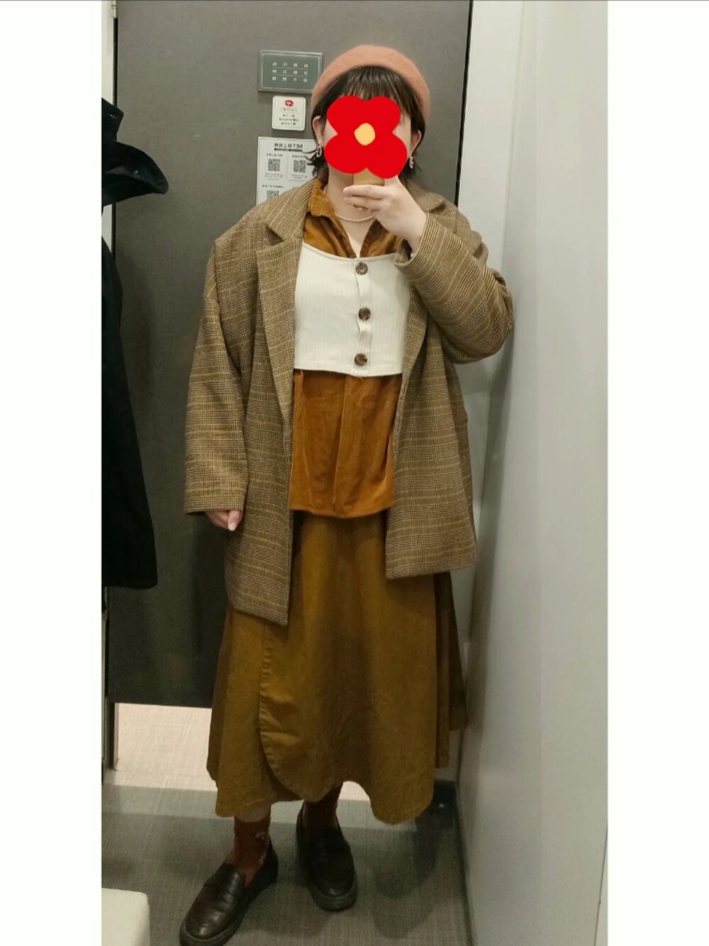 「ootd、復古、古着MIX」｜「VINTAGEのアイテム（ローファー、ブラウン系）」を使った、張瀞文さん（レディース・160cm）の冬コーディネートの1枚目の写真