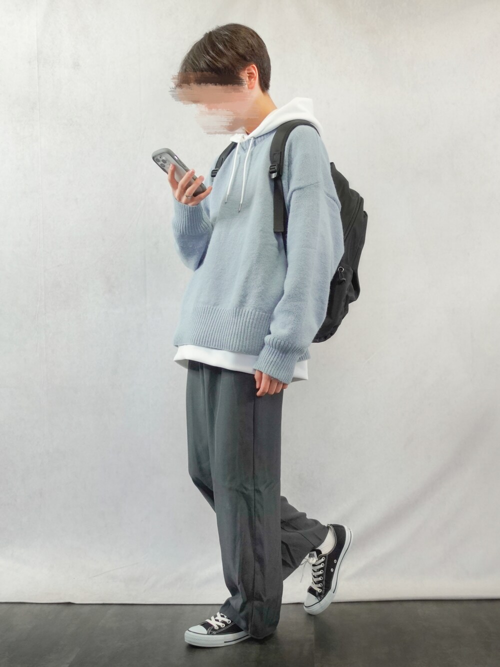「WEARハロウィン2022、シンプルスタイル、ビッグシルエット、秋冬コーデ、秋のコーデ、リラックススタイル、お洒落さんと繋がりたい、今日のコーデ、ラフ、ootd、プチプラコーデ、ゆるコーデ、きれいめカジュアル、パーカー、GU」｜「GUのダブルフェイスビッグプルパーカ(長袖)（パーカー、ホワイト系）」を使った、みなりん(Minari)さん（骨格ナチュラル・メンズ・170cm）の秋コーディネートの1枚目の写真
