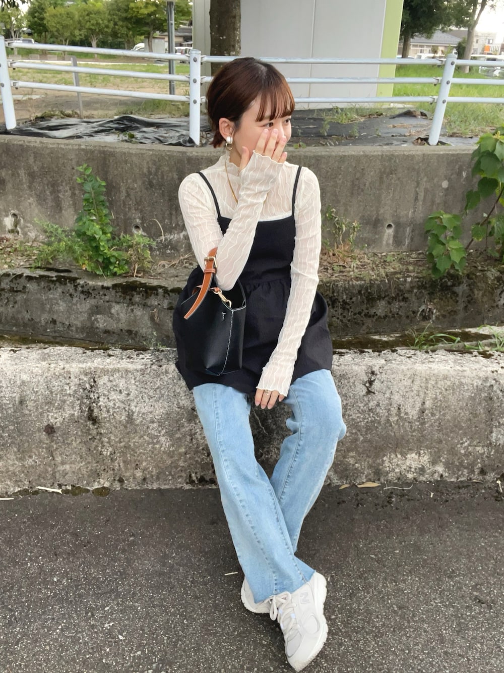 フクレジャガードキャミソールを使った人気ファッションコーディネート