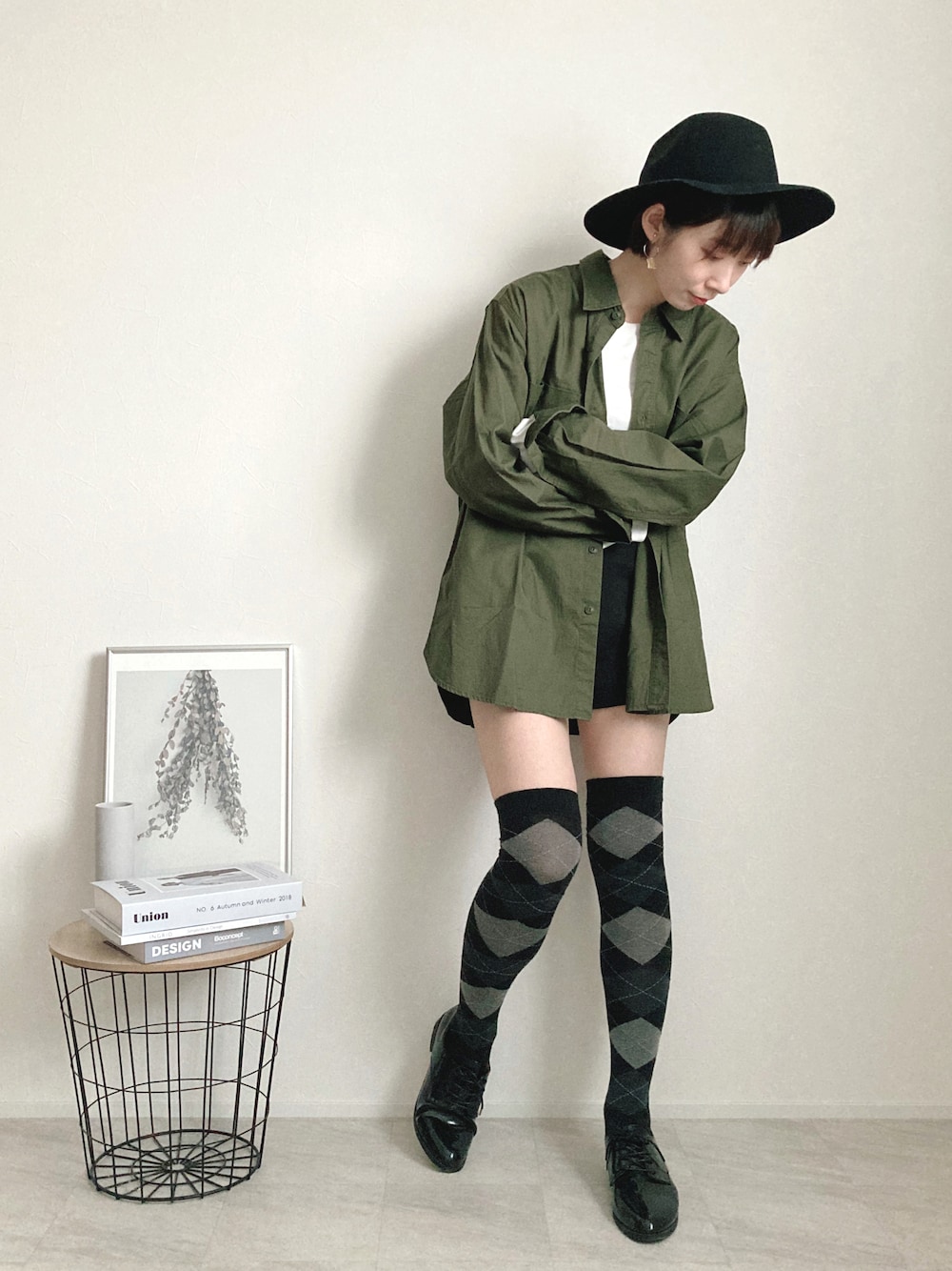 「ショートパンツ、ハット、帽子、レースアップシューズ、カーキ、ユニクロ、ニーハイソックス、シャツスタイル、秋コーデ、アーガイル柄、だから秋服が好き、UNIQLO」｜「UNIQLOのウォッシュワークシャツ（長袖）（シャツ/ブラウス、グリーン系）」を使った、Lilychouchouさん（レディース・163cm）の秋コーディネートの1枚目の写真