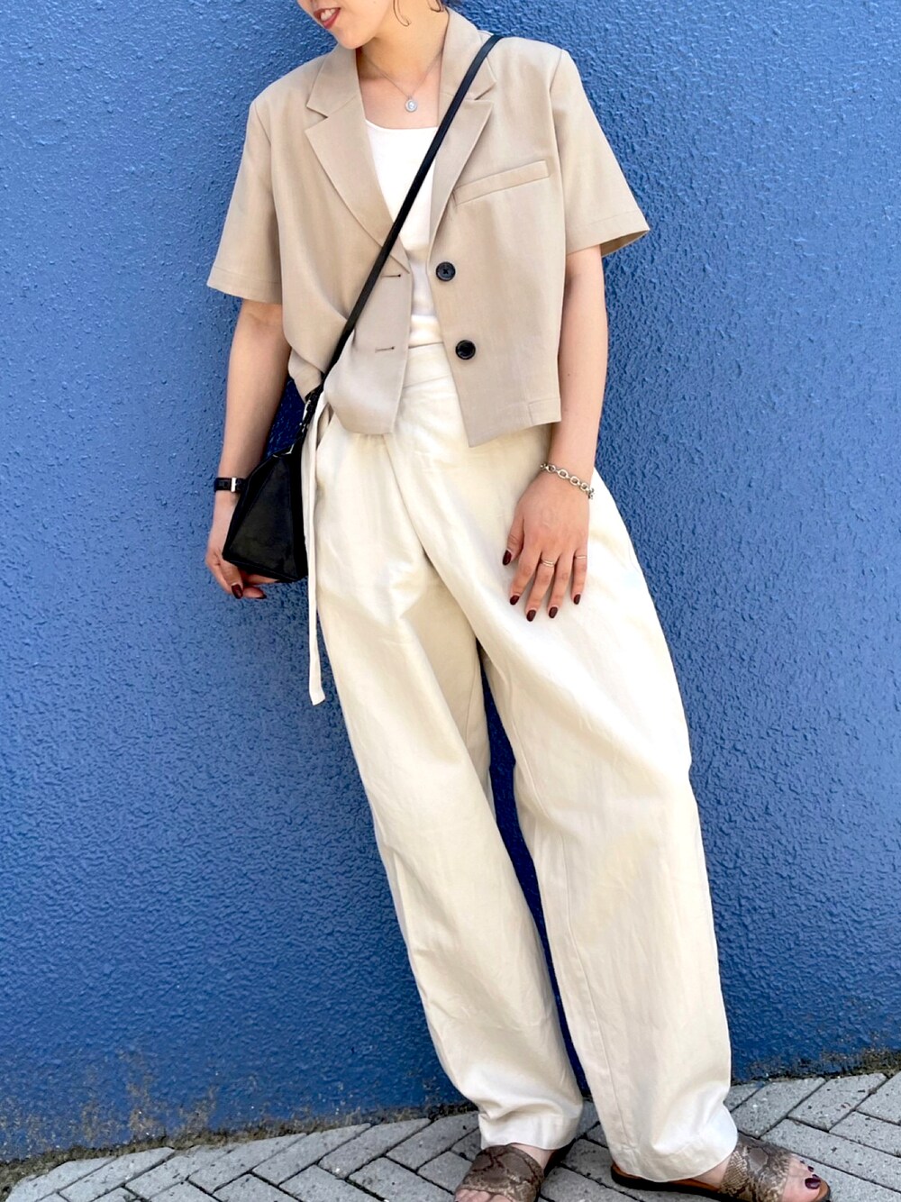 「オトナカジュアル、夏コーデ、ホワイト、プチプラ、ootd、淡色女子、セポ、おしゃれさんと繋がりたい、大人女子」｜「GUのアイテム（ジャケット/アウター、ベージュ系）」を使った、ちょんちぇ。さん（レディース・160cm）の夏コーディネートの1枚目の写真