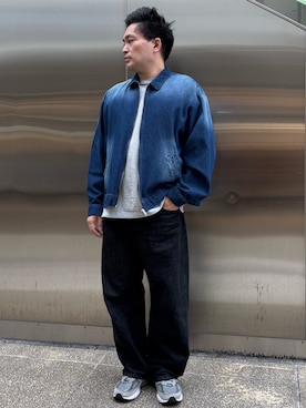 「ITEMS URBANRESEARCH（アイテムズ アーバンリサーチ）のソフトバレルデニム（デニムパンツ、ブラック系）」を使った、yujiroさん（メンズ・170cm）の秋コーディネート