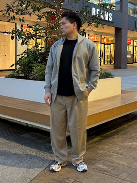 「ITEMS URBANRESEARCH（アイテムズ アーバンリサーチ）のスナップボタンダンボールフードアウター（その他アウター、グレー系）」を使った、yujiroさん（メンズ・170cm）の秋コーディネート