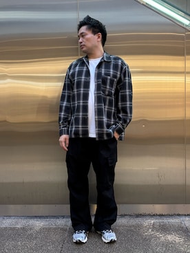 「ITEMS URBANRESEARCH（アイテムズ アーバンリサーチ）の『速乾/イージーケア』高機能ウエストイージー ツイルカーゴパンツ（その他パンツ、ブラック系）」を使った、yujiroさん（メンズ・170cm）の秋コーディネート