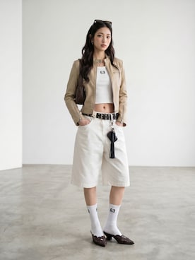 「Dickies（ディッキーズ）のDickies/ディッキーズ 13インチポケットワークショーツ shorts チノパンツ スケーターショーツ ハーフパンツ カラーパンツ 2026年春夏（チノパンツ、ホワイト系）」を使った、aiさん（レディース・165cm）の夏コーディネート