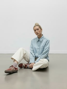 「Dickies（ディッキーズ）の【お気に入り数10万人突破】Dickies/ディッキーズ THE ORIGINAL FIT 874 TCツイル センタープレス スケーターパンツ レングス32インチ ワークパンツ イージーパンツ 2026年春夏（チノパンツ、ホワイト系）」を使った、aiさん（レディース・165cm）の春コーディネート