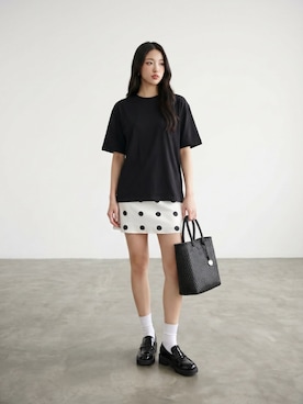 「OJO DE MEX（オホデメックス）のOJO DE MEX/オホデメックス Plastico CAGO Tote Regular カゴバッグ バケットバッグ バスケット ナチュラル 2026年春夏（かごバッグ、ブラック系）」を使った、aiさん（レディース・165cm）の夏コーディネート