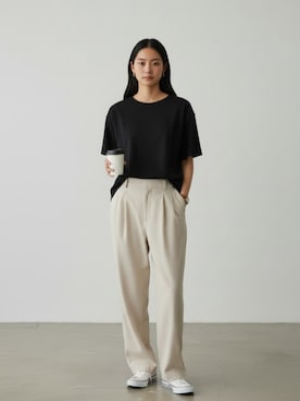 「Dickies（ディッキーズ）の【お気に入り数10万人突破】Dickies/ディッキーズ THE ORIGINAL FIT 874 TCツイル センタープレス スケーターパンツ レングス32インチ ワークパンツ イージーパンツ 2026年春夏（チノパンツ、ホワイト系）」を使った、aiさん（レディース・165cm）の春コーディネート