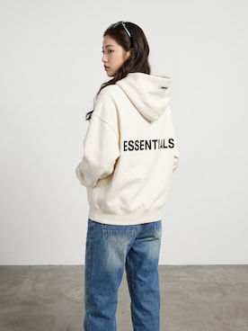 「FOG ESSENTIALS（エフオージーエッセンシャルズ）のFOG ESSENTIALS/エッセンシャルズ Pullover Hoodie RLCT LOGO スウェット パーカー 裏起毛 プルオーバーパーカー ブランドロゴ スウェット トレーナー（パーカー、ホワイト系）」を使った、aiさん（レディース・165cm）の秋コーディネート