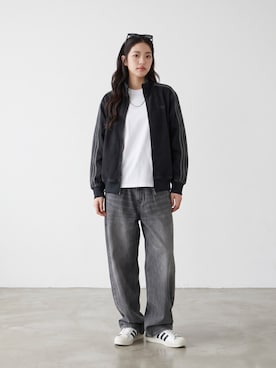 「Levi's（リーバイス）のLEVI'S/リーバイス 501 LOOSE ルーズデニム 2026年春夏（デニムパンツ、ブラック系）」を使った、aiさん（レディース・165cm）の秋コーディネート