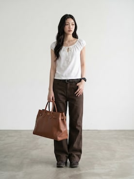 「Dickies（ディッキーズ）の【お気に入り数11万人突破】Dickies/ディッキーズ THE ORIGINAL FIT 874 TCツイル センタープレス スケーターパンツ レングス32インチ ワークパンツ イージーパンツ 2026年春夏（チノパンツ、ブラウン系）」を使った、aiさん（レディース・165cm）の夏コーディネート