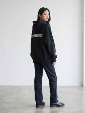 「FOG ESSENTIALS（エフオージーエッセンシャルズ）のFOG ESSENTIALS/エッセンシャルズ Pullover Hoodie RLCT LOGO スウェット パーカー 裏起毛 プルオーバーパーカー ブランドロゴ（パーカー、ブラック系）」を使った、aiさん（レディース・165cm）の秋コーディネート