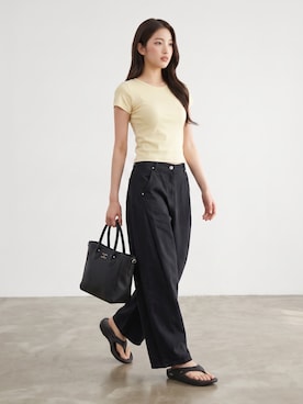 「YOUNG&OLSEN The DRYGOODS STORE（ヤングアンドオルセン）のYOUNG & OLSEN/ヤングアンドオルセン EMBOSSED LEATHER D TOTE S レザー ハンドバッグ レザーバッグ（ハンドバッグ、ブラック系）」を使った、aiさん（レディース・165cm）の夏コーディネート