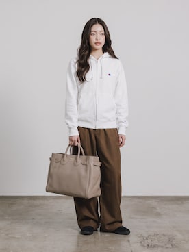 「Dickies（ディッキーズ）の【お気に入り数11万人突破】Dickies/ディッキーズ THE ORIGINAL FIT 874 TCツイル センタープレス スケーターパンツ レングス32インチ ワークパンツ イージーパンツ 2026年春夏（チノパンツ、ブラウン系）」を使った、aiさん（レディース・165cm）の秋コーディネート