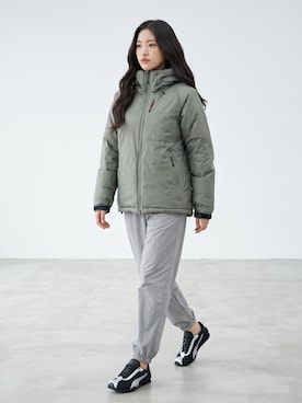 「PUMA（プーマ）の【BLACKPINK/ロゼ着用】PUMA/プーマ ユニセックス ストリート OG スニーカー アウトドア ランニング カジュアル 2026年春夏（スニーカー、ブラック系）」を使った、aiさん（レディース・165cm）の秋コーディネート