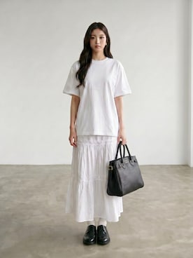 「YOUNG&OLSEN The DRYGOODS STORE（ヤングアンドオルセン）のYOUNG & OLSEN/ヤングアンドオルセン EMBOSSED LEATHER BELTED TOTE M カウレザー トートバッグ 2026年春夏（トートバッグ、ブラック系）」を使った、aiさん（レディース・165cm）の夏コーディネート